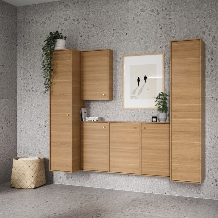 KALUSTEET Sarjasta löytyy erilaisia allas-, seinä-, ja tasokaappeja useissa eri väreissä. KALUSTEET Sarjasta löytyy erilaisia allas-, seinä-, ja tasokaappeja useissa eri väreissä.