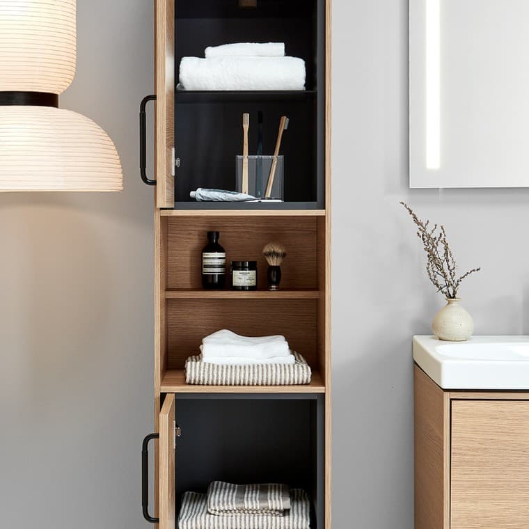 Korkea kaappi Korkea kaappi