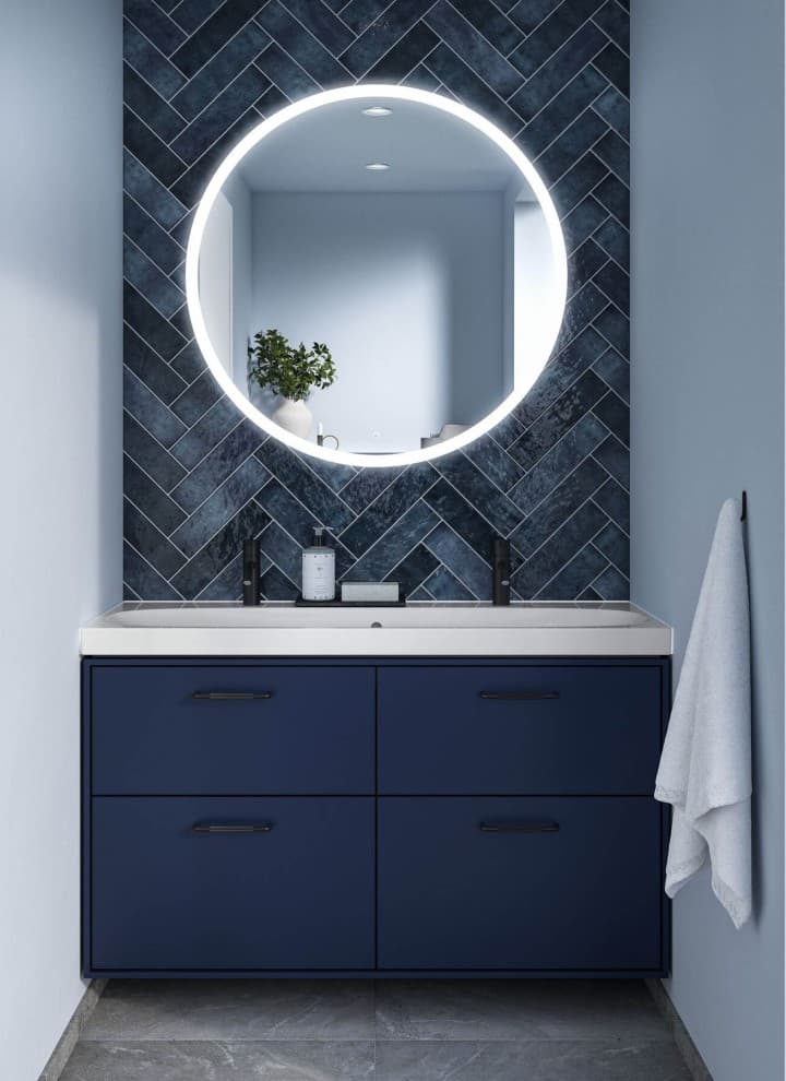 Sense Artin siniset kalusteet tuovat kylpyhuoneeseen kontrastia ja tyylikkyyttä Sense Artin siniset kalusteet tuovat kylpyhuoneeseen kontrastia ja tyylikkyyttä